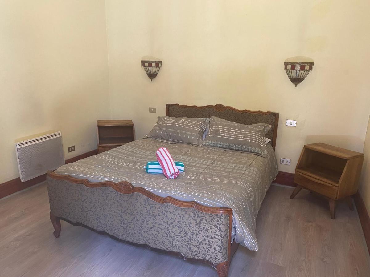 La Casa Roja Hostel Сантяго Екстериор снимка