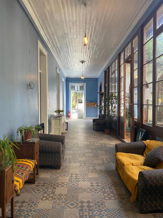 La Casa Roja Hostel Сантяго Екстериор снимка