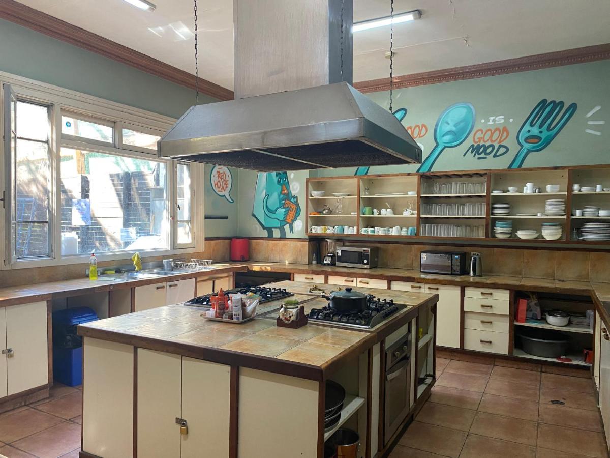 La Casa Roja Hostel Сантяго Екстериор снимка