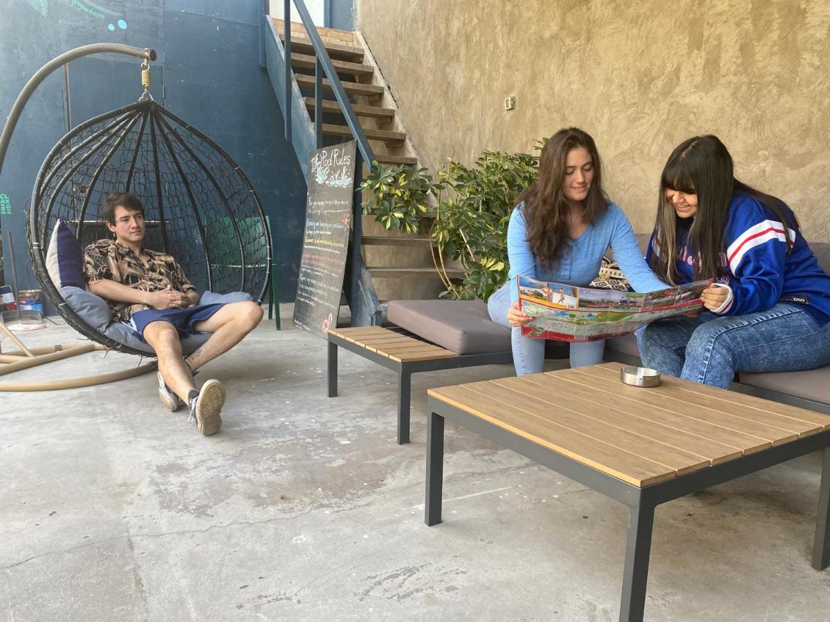 La Casa Roja Hostel Сантяго Екстериор снимка