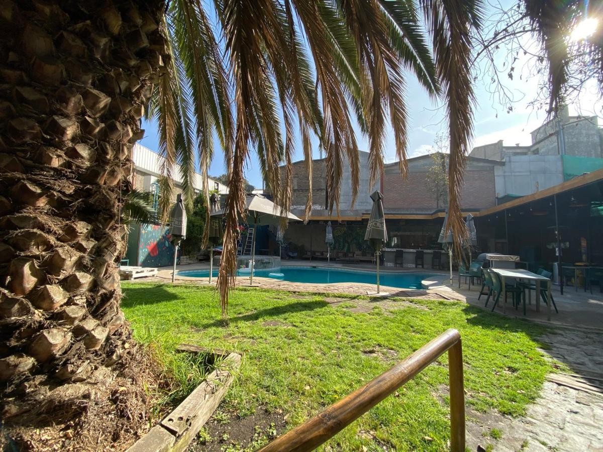 La Casa Roja Hostel Сантяго Екстериор снимка