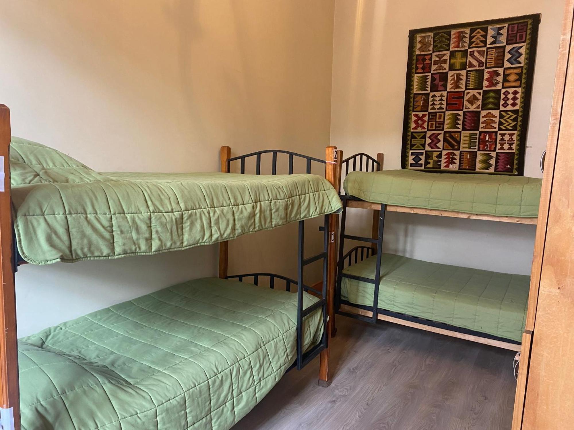 La Casa Roja Hostel Сантяго Екстериор снимка