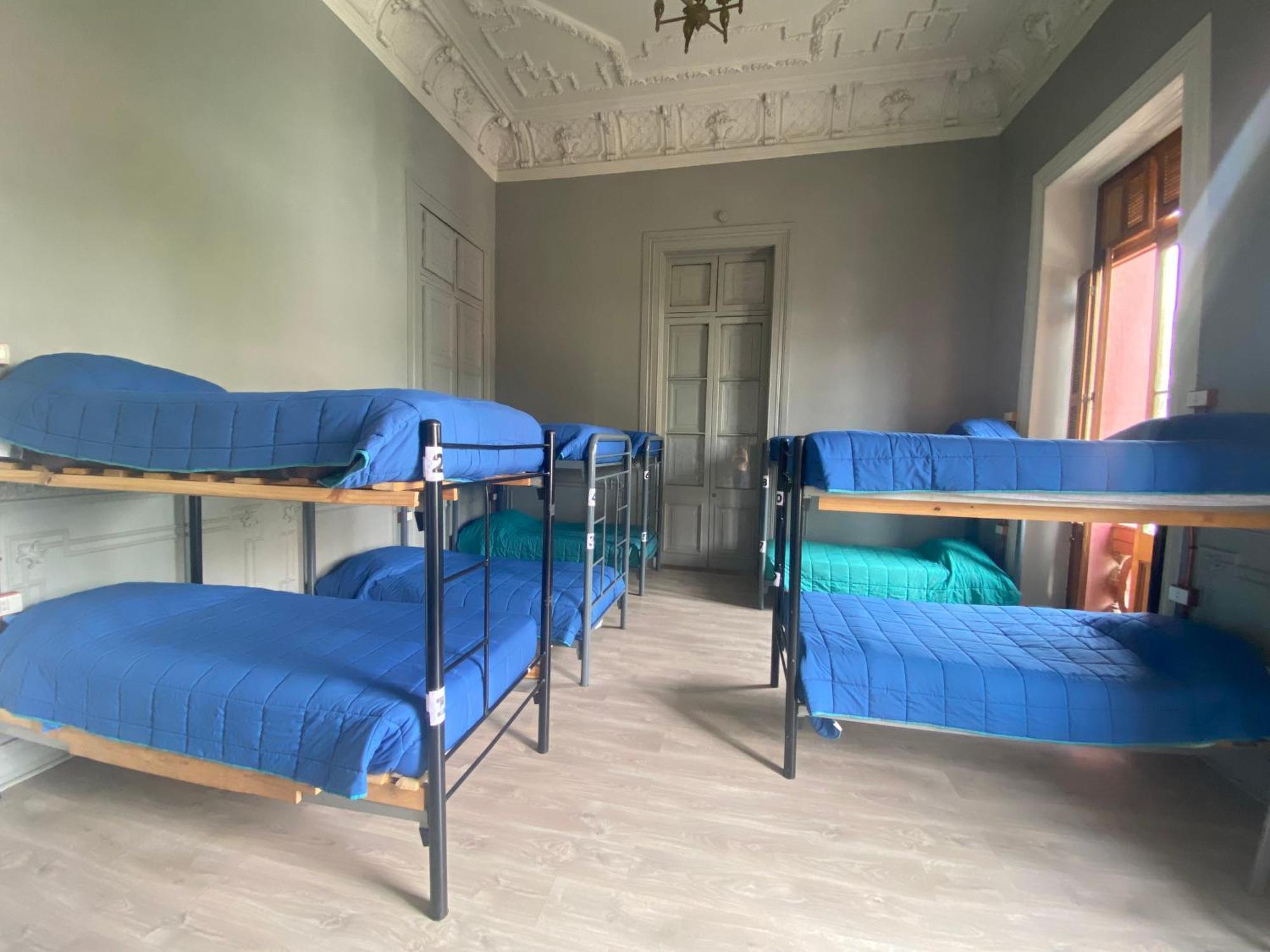 La Casa Roja Hostel Сантяго Екстериор снимка