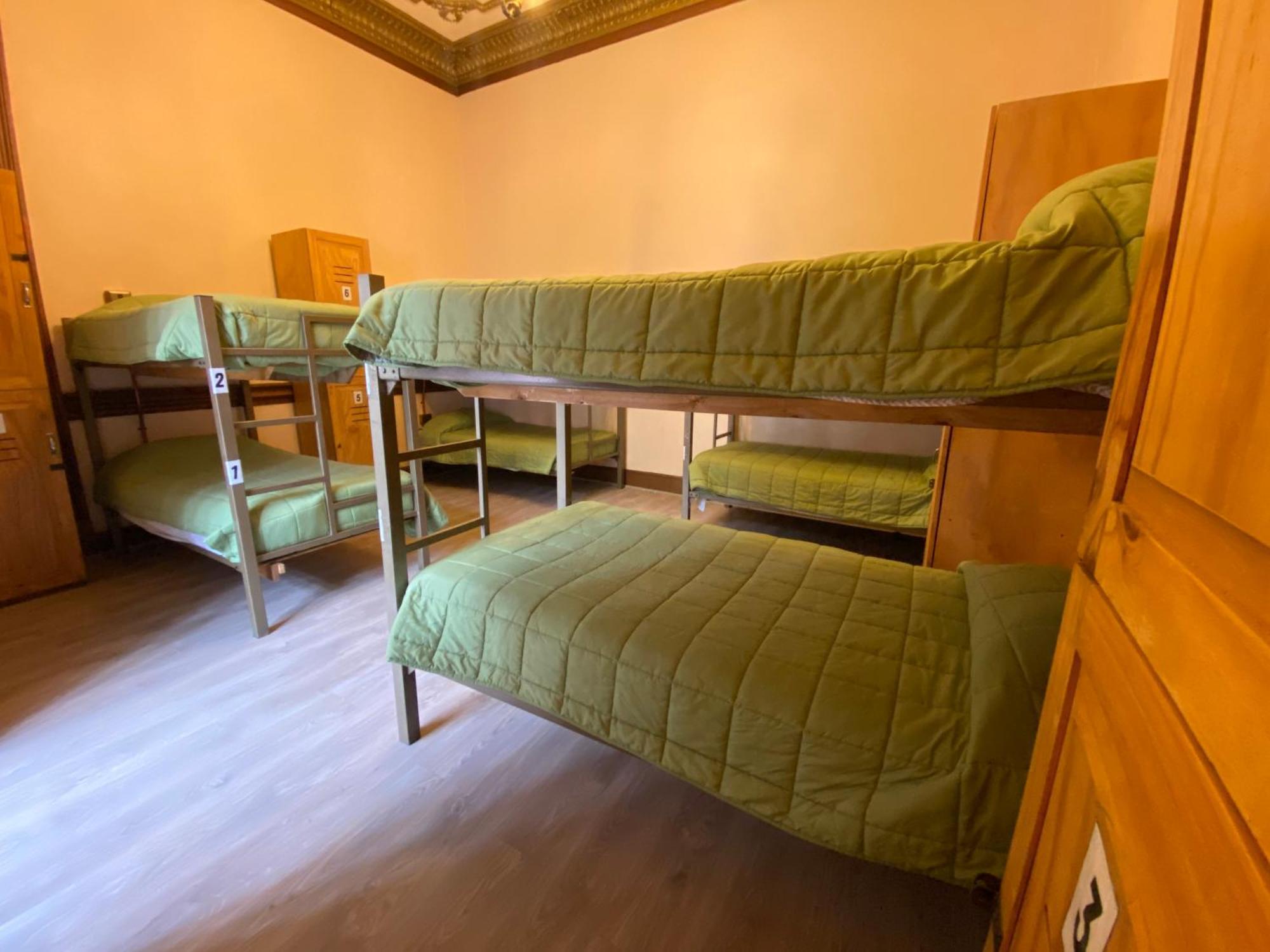 La Casa Roja Hostel Сантяго Екстериор снимка