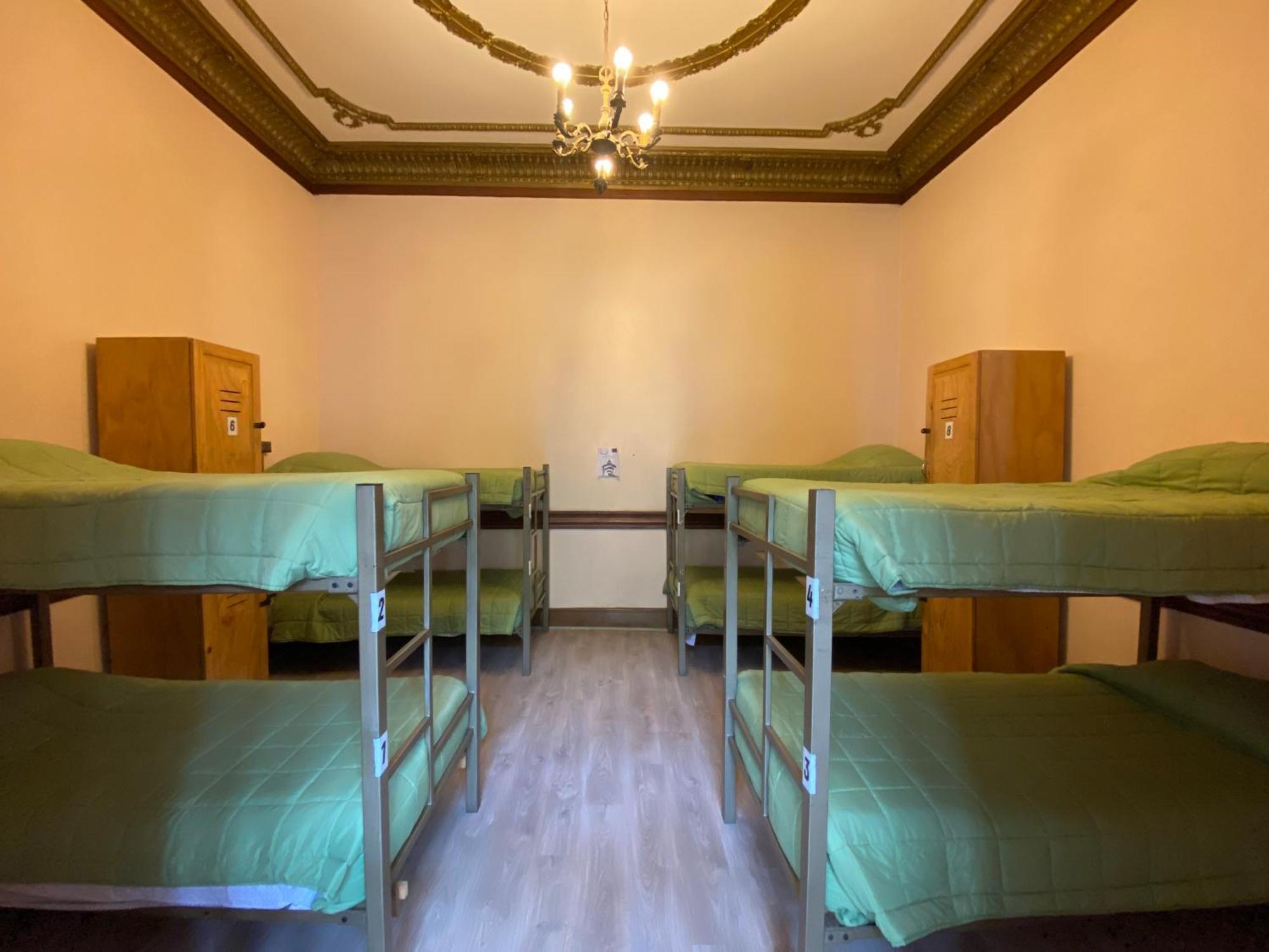 La Casa Roja Hostel Сантяго Екстериор снимка